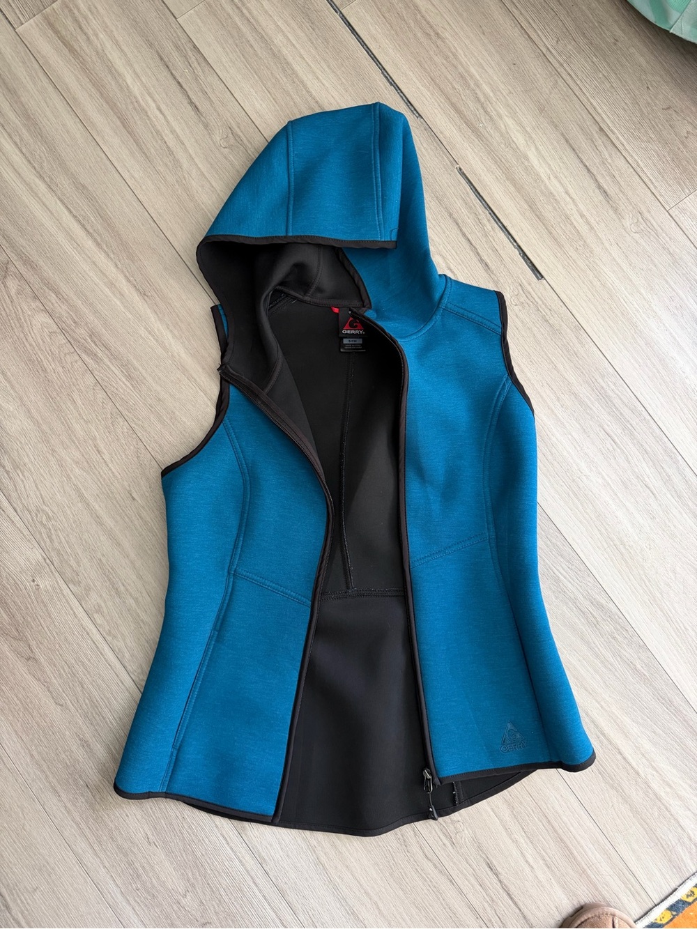 Sleeveless Hooded Neoprene Vest in Teal